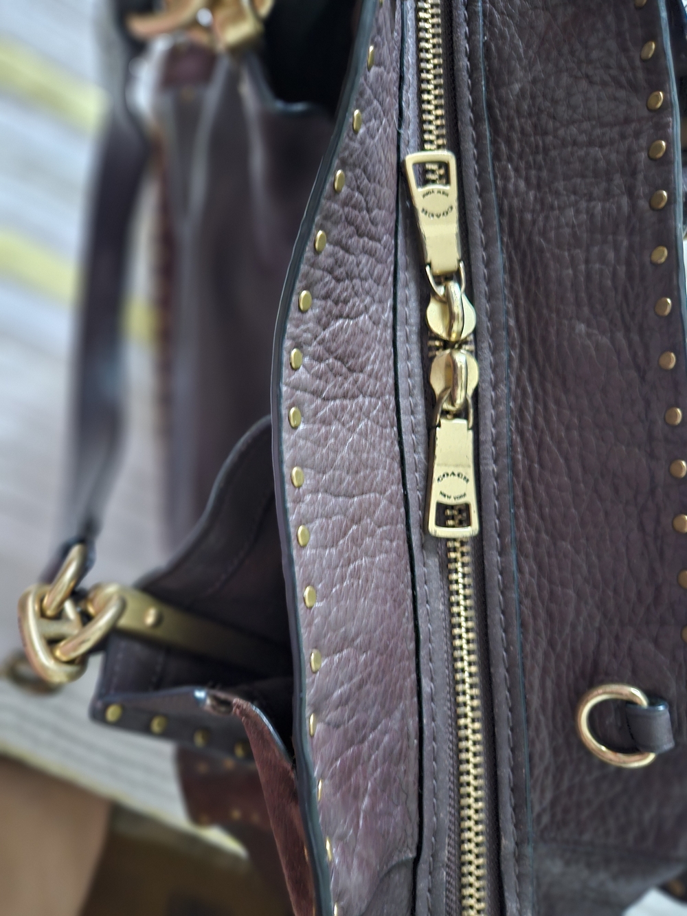 Coach Tote in Dark Brown Leather - Picture 3 of 12